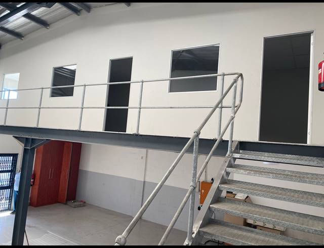 184M² WAREHOUSE TO LET IN CORNUBIA